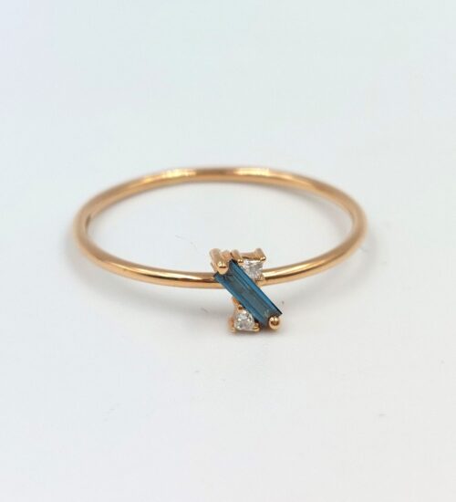 blue-diamond-gold-ring