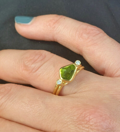 natural-peridot-14ct-gold-ring