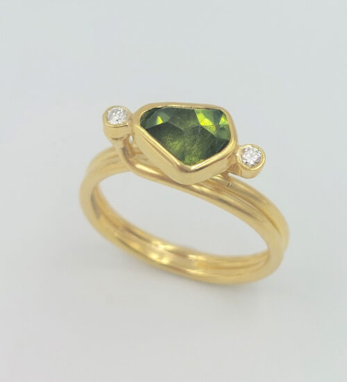 peridot-gold-diamond-ring