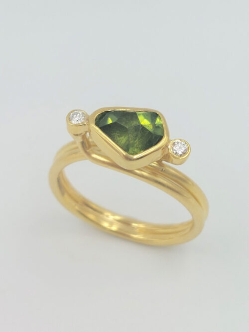 peridot-gold-diamond-ring