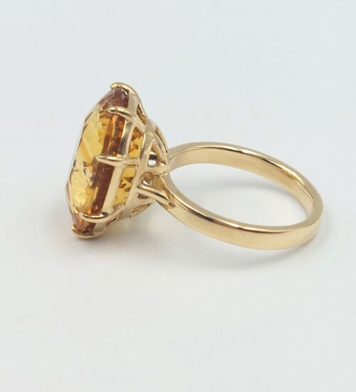 fancy-cut-gemstone-gold-ring