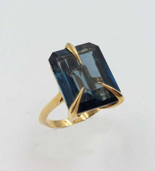 London-blue-topaz-gold-ring